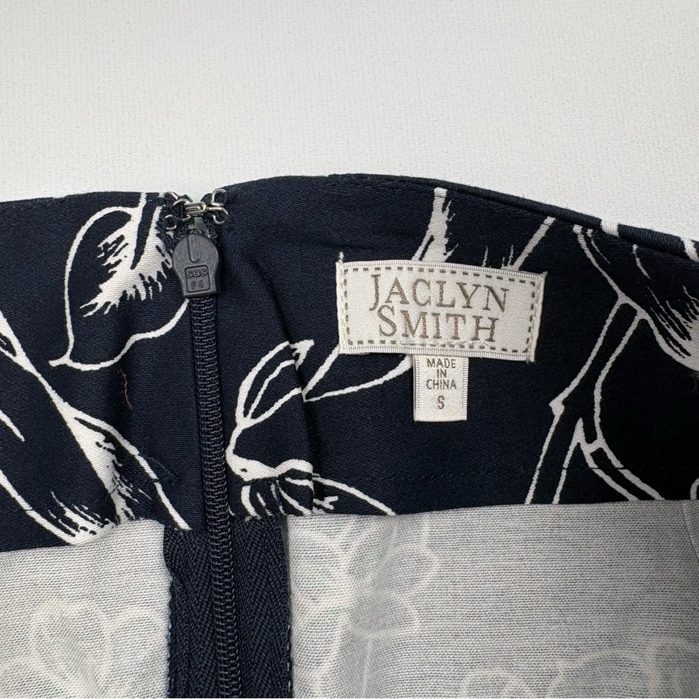 Jaclyn Women's Floral Print Stretch Knit Skirt Peacoat Combo Size Small - Picture 4 of 4